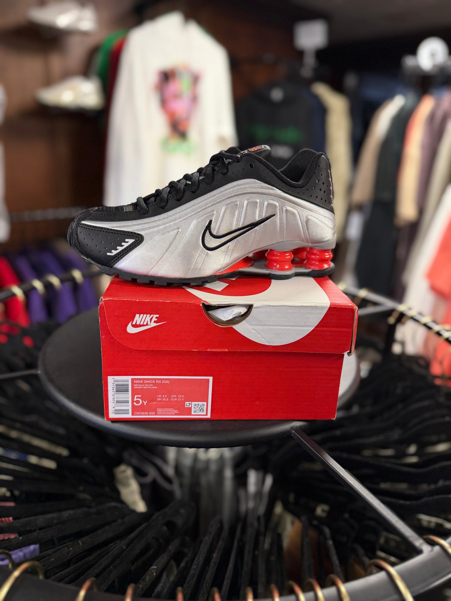 Nike Shox R4 Metallic Silver Black Picante Red (GS)